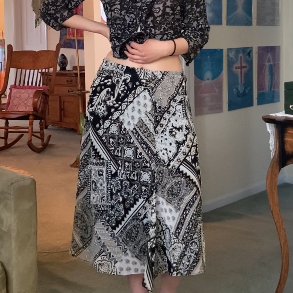 Vintage CLC Paisley Midi Skirt Monochrome with gold detailing